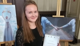 Annija Neretniece - viena no fotokonkursa