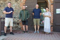 Sabiedriskie vides inspektori saņem apliecības