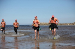 LPGA rādīs paraug- demonstrējumus Amber Race swimrun un taku skriešanas sacensībās